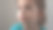 有趣的小特写看快乐的幼儿园女孩微笑的孩子若有所思地看向别处，漂亮自然的脸。真诚的情感羞愧，尴尬的皮肤清洁皮肤科，儿科牙科。图片下载