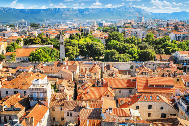 夏季城市景观-斯普利特老城俯视图图片下载