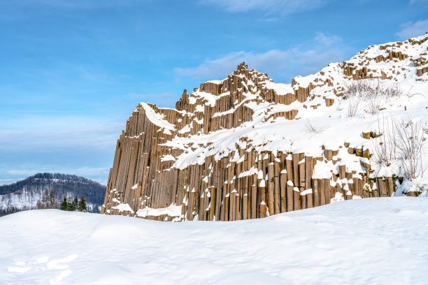 在冬天的时候摇滚管风琴图片下载