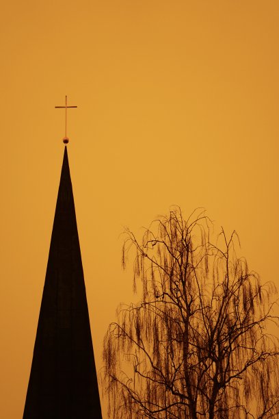 沙尘暴，又称沙尘暴，是干旱和半干旱地区常见的气象现象。图片下载