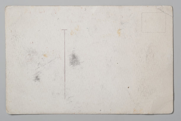 灰色背景的老式明信片背面。图片下载