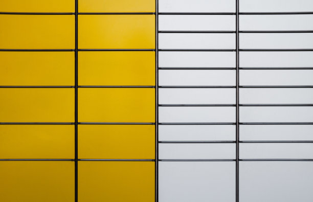 Paczkomat智能电子钢制包裹寄存柜。图片下载