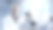医学科学家拿着显微镜摆姿势图片下载