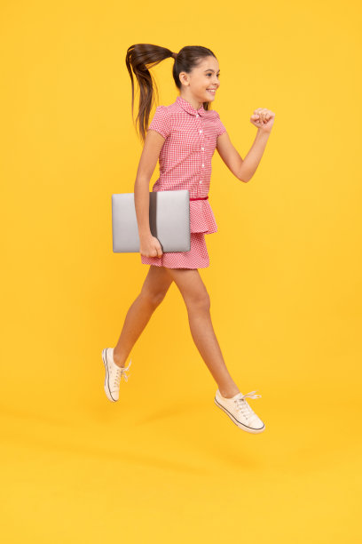 庆祝成功。在线教育。在线购物。自由和能量。最后的假期。图片下载