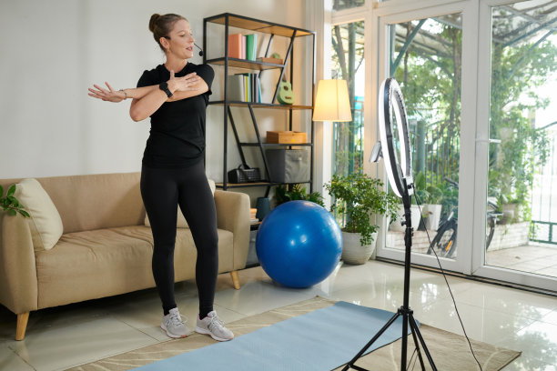 健身教练录像图片下载