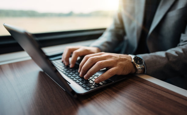 高铁旅行图片下载