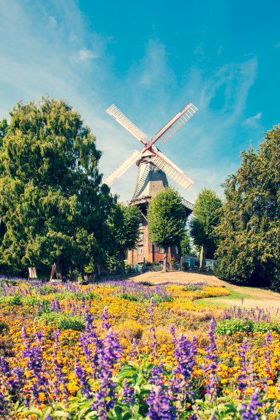 Herdentorsmuhle。不莱梅城城墙上的风车。图片下载