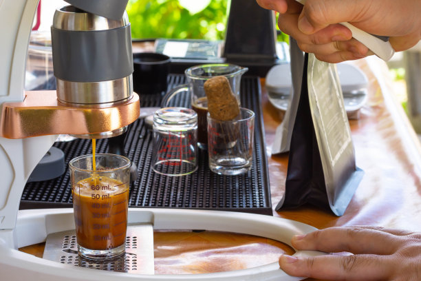 男人滴咖啡图片下载