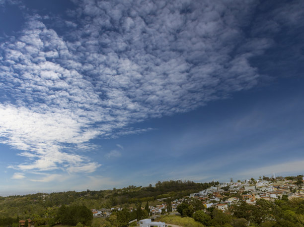 瓦里尼奥斯·奈博尔胡德图片下载