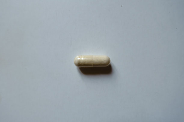单粒浅米色博拉氏酵母菌益生菌胶囊图片下载