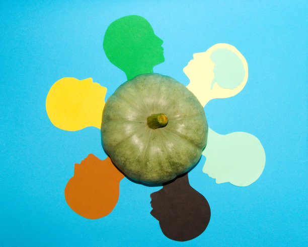 纸头围绕着南瓜，每个人都朝一个方向看，只有一个有视觉的头跳出模板，改变了功能的方向图片下载