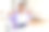 年轻有压力的女人坐在家里的办公桌前的笔记本电脑，触摸疼痛的肩膀与痛苦的表情，在电脑上工作后遭受肩膀疼痛图片下载