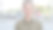 积极的女人在户外摇头赞许图片下载