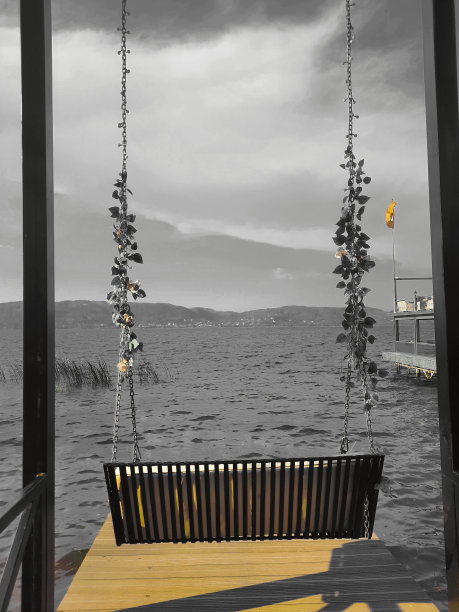 黑白秋千图片下载