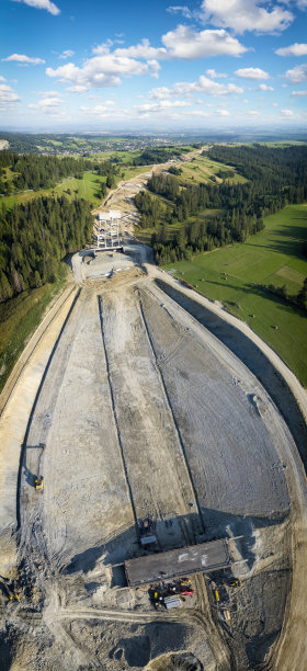 正在建设的s7公路，波兰图片下载