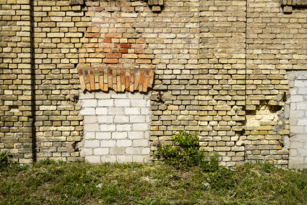 废弃的老墙和砖砌的窗户图片下载