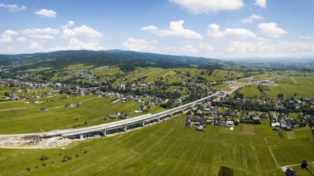 正在建设的s7公路，波兰图片下载