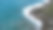 航拍的海浪撞击着蓝色海洋中的岩石峭壁。普吉岛海岸岩石的俯视图。早上的莱姆峰贴角景观。图片下载