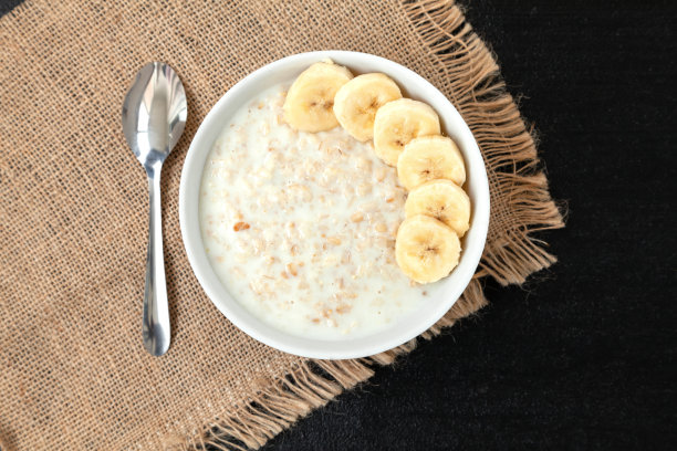 香蕉片燕麦片-俯视图图片下载
