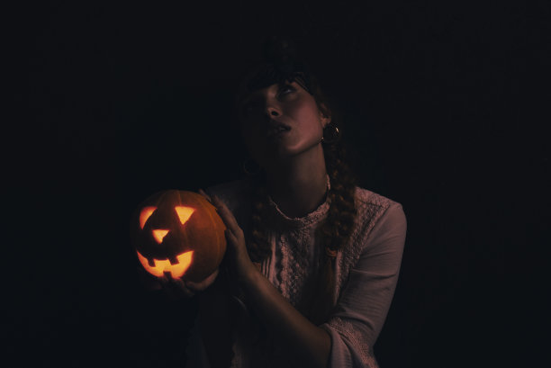 女性的万圣节图片下载