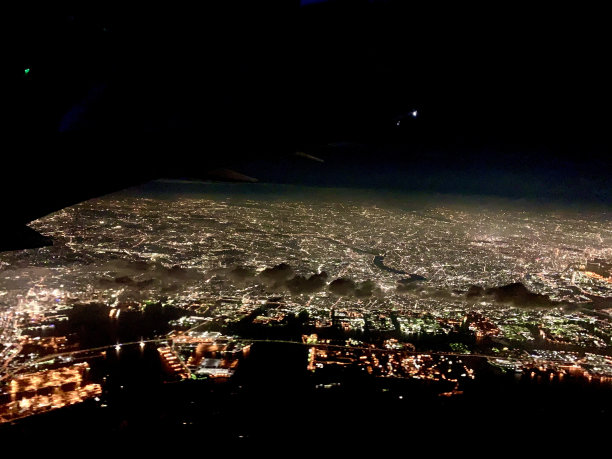 从飞机上看夜景图片下载