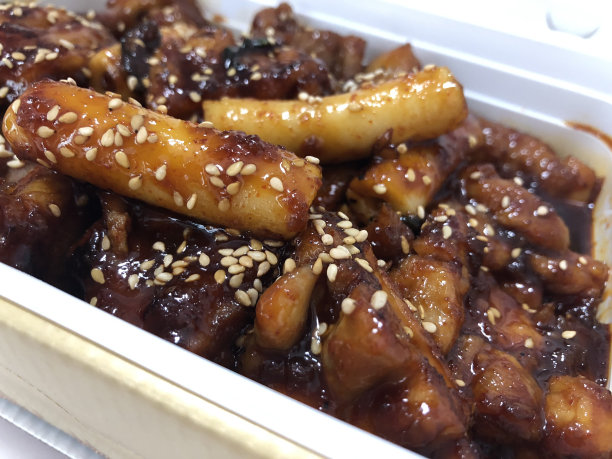 煎鸡配年糕图片下载