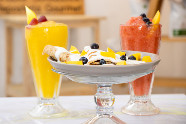 可丽饼配水果冰沙图片下载