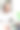 千禧一代的光头男，戴着眼镜和耳机，看着屏幕，在家里的笔记本电脑上远程工作，远程进行商务谈判图片下载