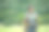 亚洲男孩背包检查地图和指示在丛林森林，旅行冒险和旅游的目的地休闲教育和放松的自然公园。旅游度假的概念图片下载