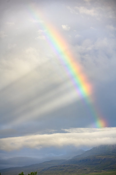 独特的一面阳光彩虹图片下载