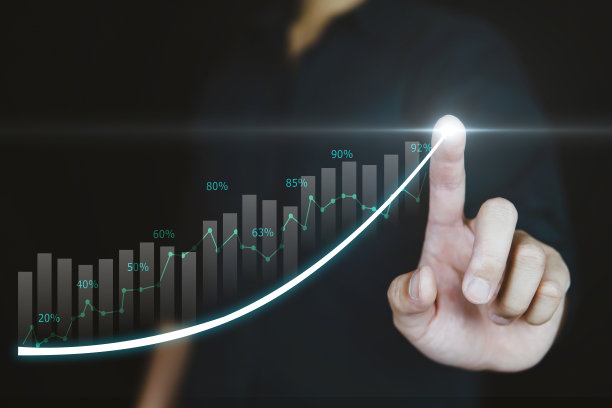 商人分析财务资产负债表工作的数字增强现实图形图片下载