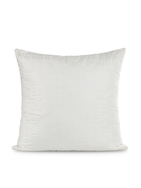 用绗缝织物制成的床用亚麻枕头和毛毯，具有缝制和加工特点图片下载