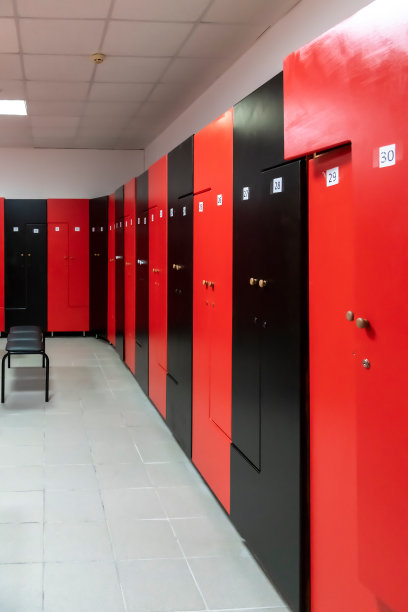 空荡荡的更衣室图片下载