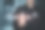 商人在模糊的背景下展示特许经营结构。图片下载