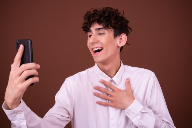 有趣的帅哥和自拍。图片下载