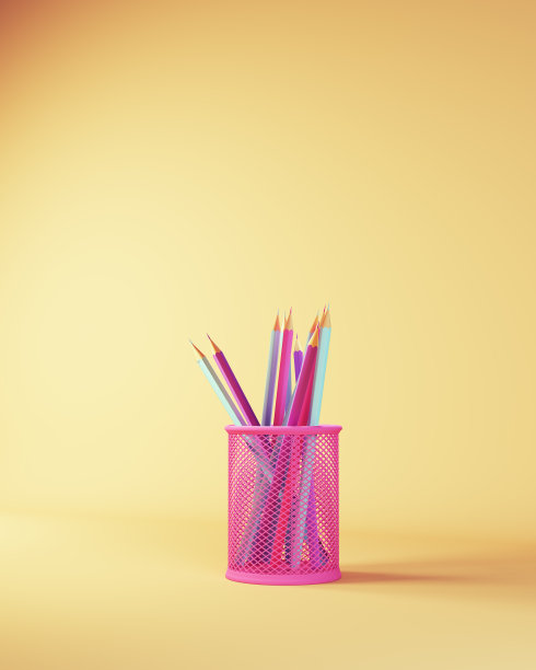铅笔在学校办公室的书桌整洁的持卡人粉红色紫色蓝色米色学习回到学校的概念图片下载