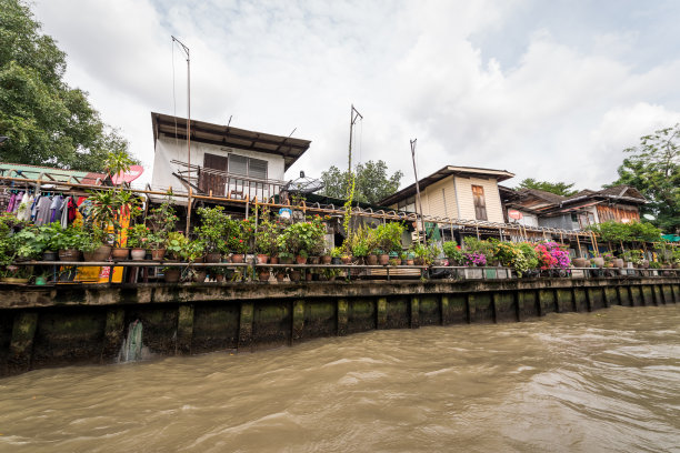 曼谷的运河波比市场-潘法大桥图片下载