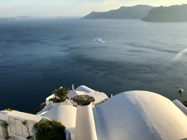 希腊-圣托里尼-伊亚村-小街道和全景图片下载