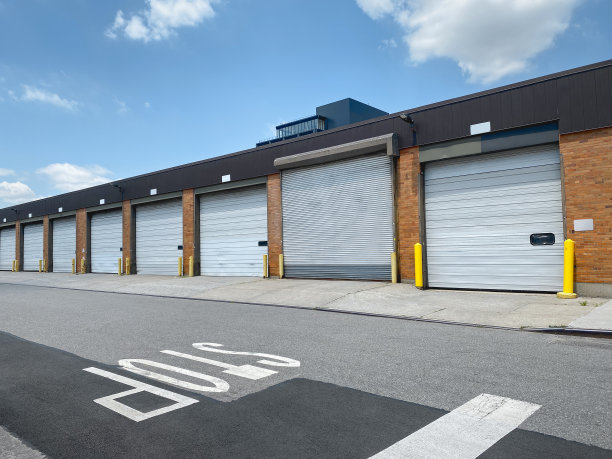 封闭的仓库图片下载