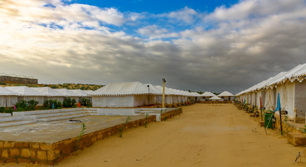 帐篷露营地。图片下载