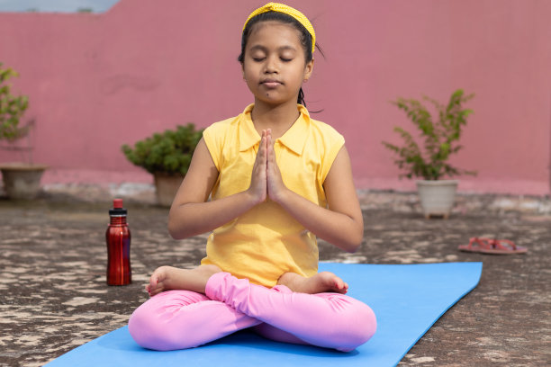 瑜伽健康的生活方式图片下载