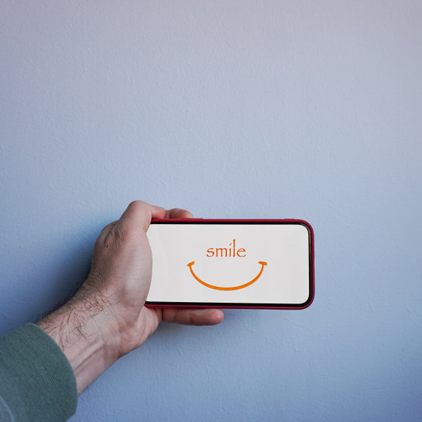 微笑短信在手机上，感受和情绪图片下载