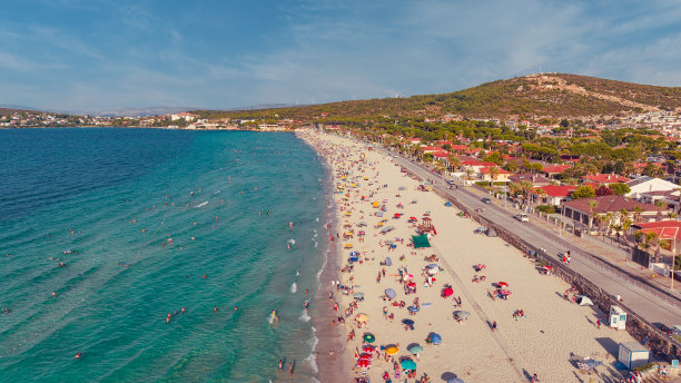 Cesme的Ilica海滩鸟瞰图，İzmir图片下载