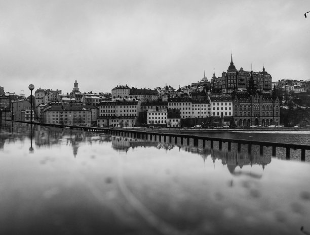 雨天的城市风景图片下载