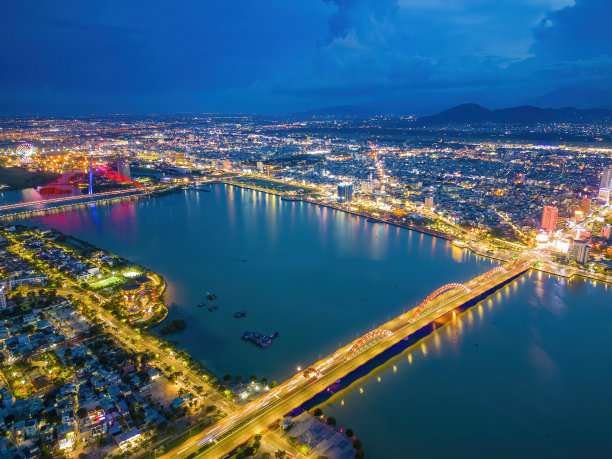 日落时汉江和龙桥鸟瞰图。图片下载