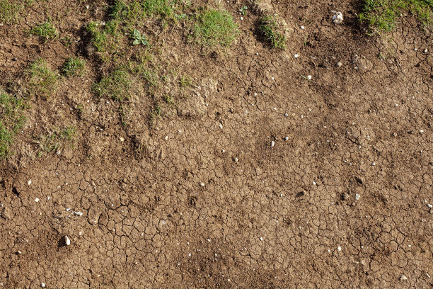 破碎的土图片下载
