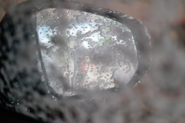 洗车的汽车侧窗图片下载