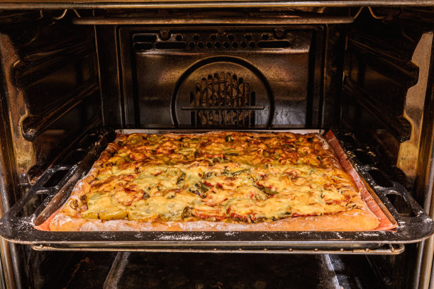 新鲜的自制披萨图片下载