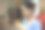 年轻女子喝绿茶，库存照片图片下载