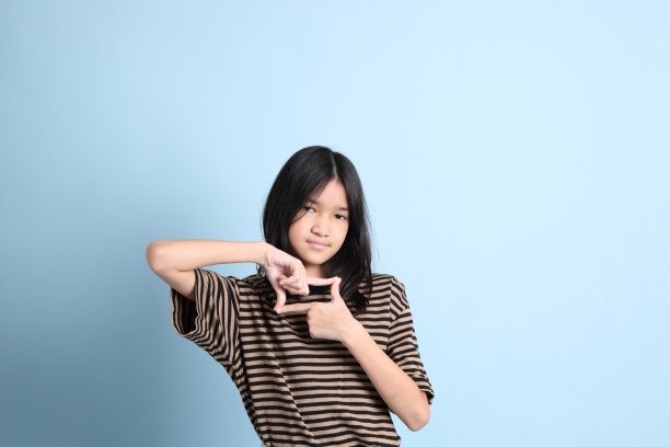 年轻的亚洲女孩图片下载